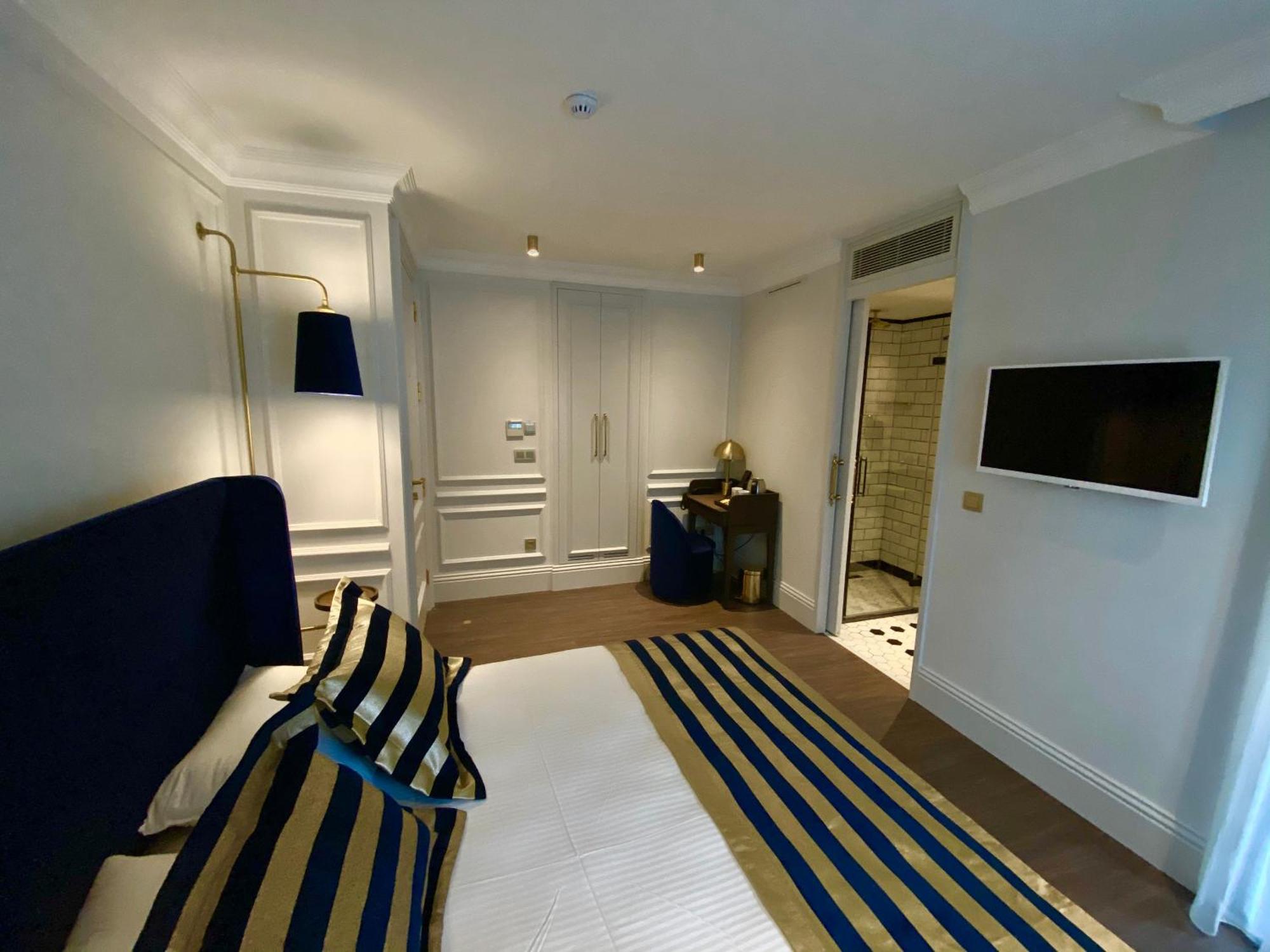 A11 Hotel Exclusive — Photos 1